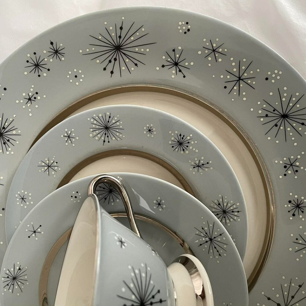 STARBURSTS ROMANCE OF THE STARS 4 pieces dinnerware in rare gray color.